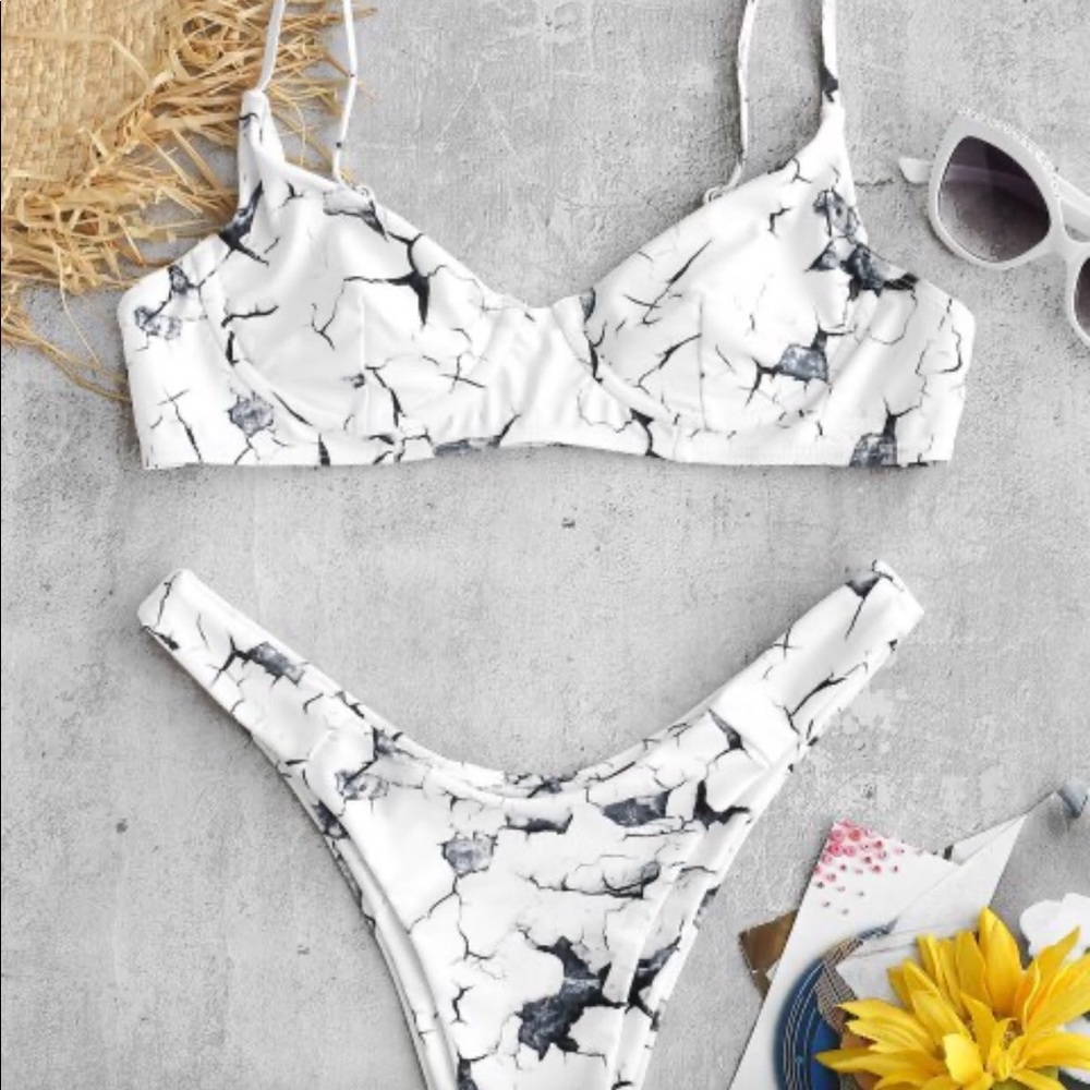 ZAFUL Marble Print Underwire Bikini Set